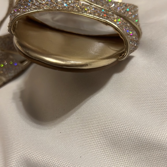 David’s bridal golden heels - Picture 5 of 7